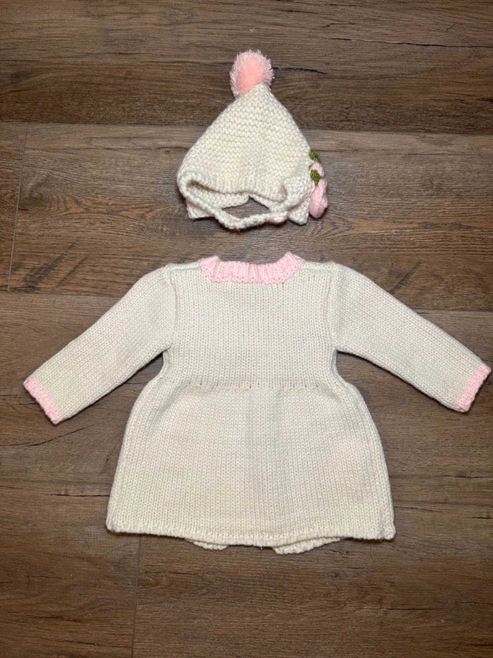 Huggalugs Natural Poppy Sweater w/ Matching Bonnet (034)